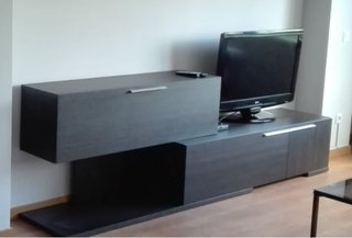 Mueble bajo TV madera oscuro