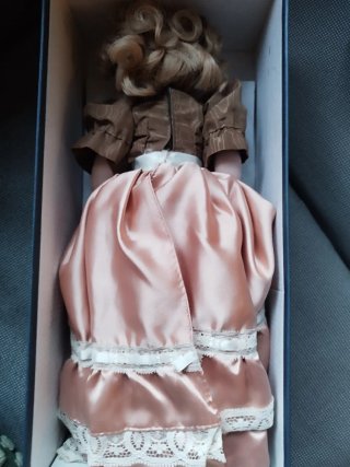 Muñeca de porcelana Isabel Jane