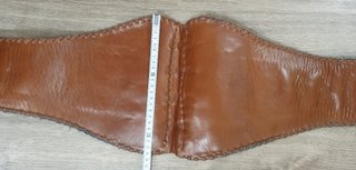Faja lumbar de cuero marrón