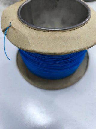 Rollo de cable azul