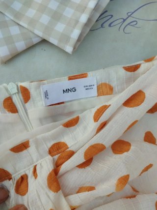 Falda larga lunares naranja y blanco