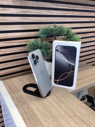 iPhone 16 Pro IMPOLUTO