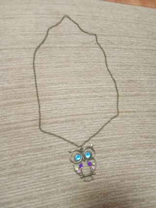 Collar de búho con piedras multicolor