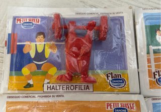 4 Figuras Deportivas Petit Suisse Danone Precintad
