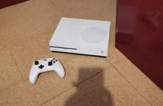 Xbox One Bianca, Controller e Giochi Inclusi