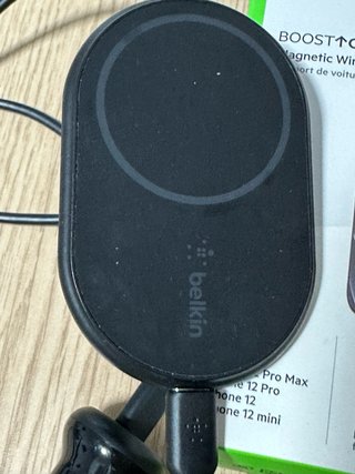 Supporto da auto Belkin BOOST↑CHARGE Magnetic Wire