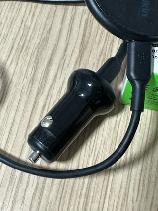 Supporto da auto Belkin BOOST↑CHARGE Magnetic Wire