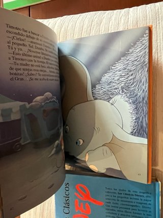 4 Libros clásicos Disney (Pinocho, Dumbo, Bambi..)