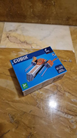 Cubix Space Astronave 4+