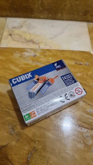 Cubix Space Astronave 4+