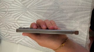 iPhone 15 Pro titaneo