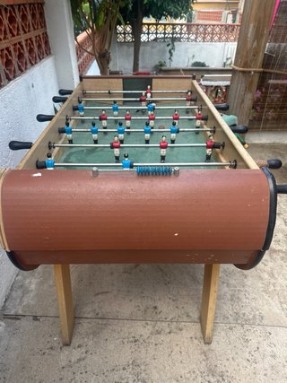 Futbolín de madera