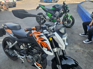 KTM 125 ABS cuidada