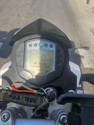 KTM 125 ABS cuidada