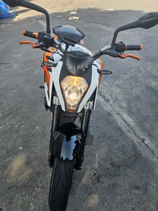 KTM 125 ABS cuidada