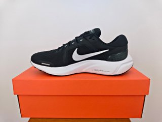 NIKE VOMERO 16 MUJER