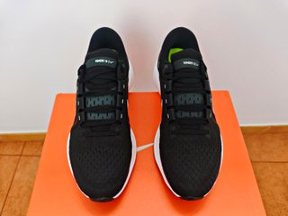 NIKE VOMERO 16 MUJER