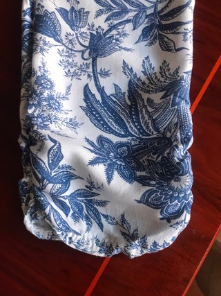 Pantalón estampado floral azul y blanco