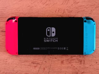 Nintendo Switch + Mario Kart 8 Deluxe + accessori