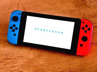 Nintendo Switch + Mario Kart 8 Deluxe + accessori