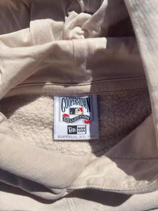 Sudadera New Era Yankees Cooperstown Beige
