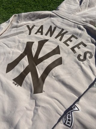 Sudadera New Era Yankees Cooperstown Beige
