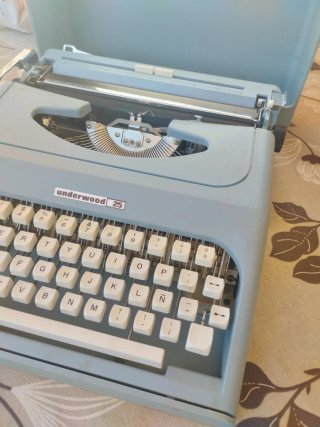 Máquina de escribir Underwood 25 azul