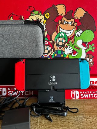 Nintendo Switch Oled + accesorios Originales funda