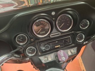 Harley Davidson Cruiser Blanca y Roja