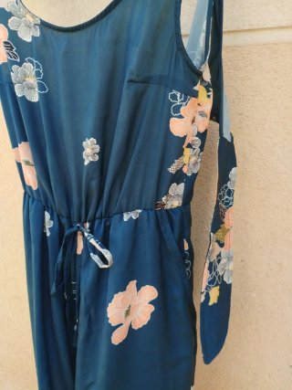 Mono largo floral azul y rosa