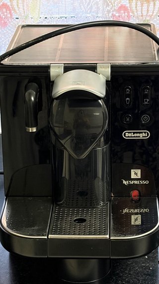 Cafetera De'Longhi Nespresso Lattissima