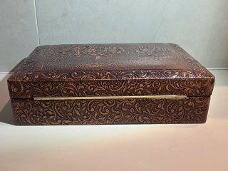 Cajas tabaqueras antiguas cuero repujado y madera