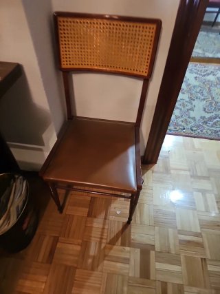 5 Sillas de Comedor Madera y Cuero