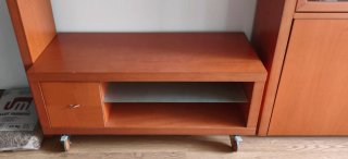 Mueble de comedor madera y cristal