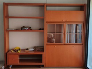 Mueble de comedor madera y cristal