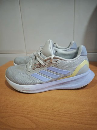 Zapatillas Adidas grises y moradas Talla 39 1/3