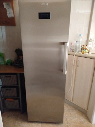 Congelador vertical Fagor