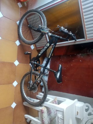 Bicicleta AVIGO bien cuidada