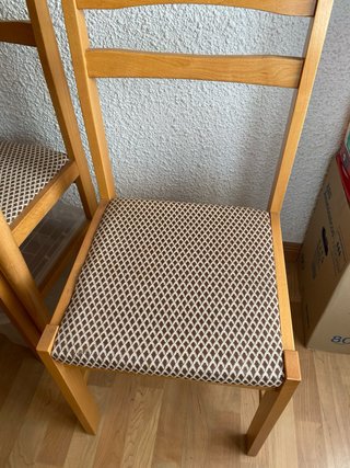 Conjunto mesa redonda y 4 sillas madera