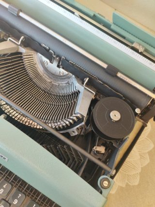 Máquina de escribir Olivetti Lettera 32