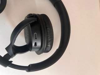 Auriculares Inalámbricos JBL Tune Negros