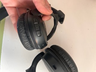 Auriculares Inalámbricos JBL Tune Negros