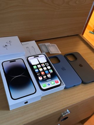iPhone 14 Pro Negro + Accesorios