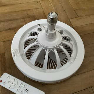 Luz LED con ventilador tipo bombilla