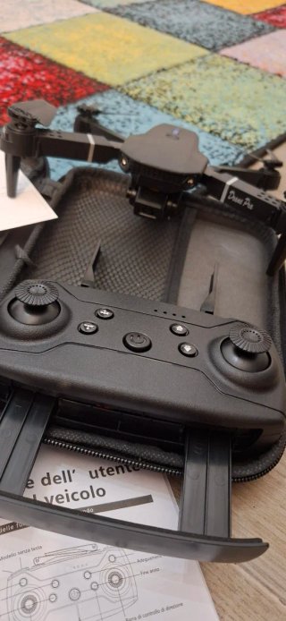 Mini drone pieghevole con telecamera