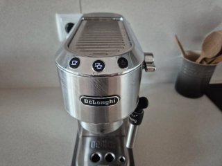 Cafetera DeLonghi Plata
