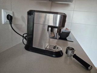 Cafetera DeLonghi Plata