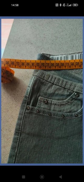 Jeans pitillo con pedrería