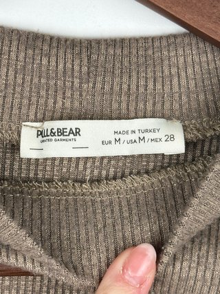 Top asimétrico Pull&Bear marrón talla M