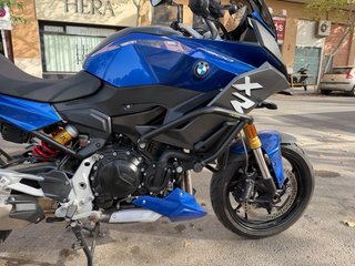 BMW F 900 XR Azul